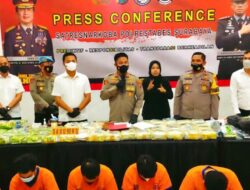 90.7 Kg Sabu dan 13.6 kg Ganja Disita Polrestabes Surabaya, 8 Tersangka Berhasil Ditangkap
