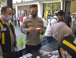 AKBP Wimboko, SIK Melaksanakan Tes Urine Kepada Seluruh Anggota Polres Bondowoso