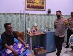 Kapolres Bondowoso memberikan support kepada Personil yang Sedang Dirawat di RS Bhayangkara