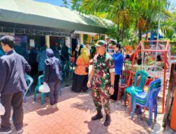 Babinsa Koramil 0822/01 Dampingi Tim Monitoring BKB Perpustakaan