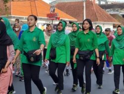 Batalyon Artileri Medan 8/Uddhata Yudha Laksanakan Giat Funbike dan Jalan Santai Dalam Rangka HUT TNI ke-77
