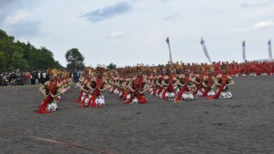 Festival Gandrung Sewu di Pantai Boom Banyuwangi, Dihadiri Dandim 0825