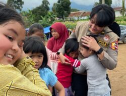 Upaya Polri Kembalikan Senyum Anak-anak dan Ibu-ibu Korban Gempa Cianjur