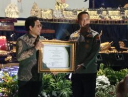 Kapolres Bondowoso Menerima Penghargaan Dari Kementerian PDTT