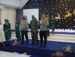 Kapolres Bondowoso Cek Pospam dan Gereja Menjelang Perayaan Malam Natal dan Tahun baru 2023