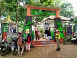 Babinsa Koramil Wringin, Ikut Amankan Tahun Baru di Wisata Arak-Arak