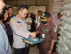 AKBP Wimboko, SIK Lakukan Sidak di Pasar dan Beberapa SPBU yang Ada di Kabupaten Bondowoso