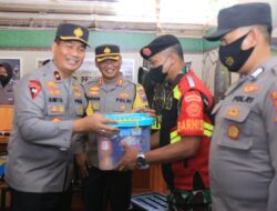 Sapa Petugas Pam Melalui Monitoring Pos Mobile,Waka Polda Jatim Minta Antisipasi Kepadatan Lalin di Lamongan