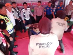 Cegah Stres dan Suntuk, Polres Bondowoso Beri Ice Breaking untuk Personel Jaga Pos Pengamanan Nataru 2022-2023