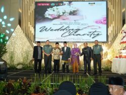 Pangdivif 2 Kostrad Hadiri Acara Nikah Massal Malang Tahes Club (MTC) di Hotel Grand Mercure Malang