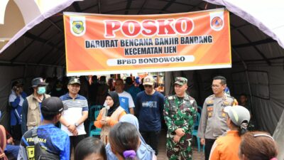 Dandim 0822 dan Kapolres Bondowoso Bersama Forkopimda Melaksanakan Kegiatan Penyaluran Bansos