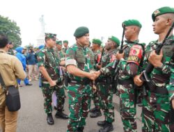 Pangdivif 2 Kostrad Hadiri Upacara Pemberangkatan Satgas Pamtas Prov. Papua dan Papua Barat Yonif 527/BY dan Yonif 407/PK TA. 2023