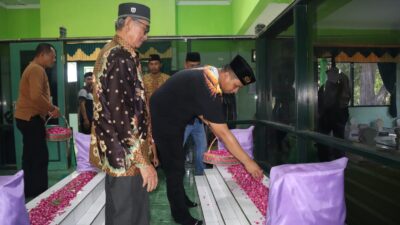 Kapolres Bersama PJU Polres Bondowoso Melaksanakan Kunjungan Ziarah Ke Makam Ki Ronggo