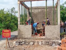 Satgas TMMD 116 Bondowoso Bangun Poskamling Guna Tingkatkan Keamanan Desa