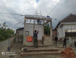 Satgas TMMD 116 Kodim Bondowoso Siapkan Material Galvalum Untuk Atap Poskamling