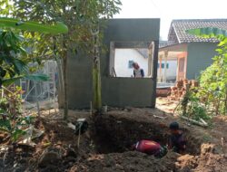 Satgas TMMD 116 Bondowoso Bangun MCK, Edukasi Warga Biasakan Hidup Sehat