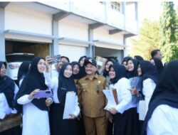 Bupati Situbondo, Serahkan Petikan SK Sebanyak 106 Nakes Yang Lulus P3K Dan Tersenyum Lega