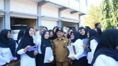 Bupati Situbondo, Serahkan Petikan SK Sebanyak 106 Nakes Yang Lulus P3K Dan Tersenyum Lega