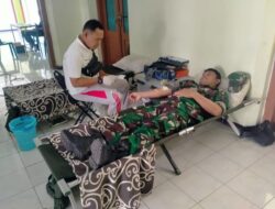 Hari Bhakti Dokter Indonesia, Puluhan Anggota Kodim 0822 Bondowoso Donor Darah