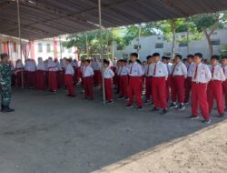 Babinsa Koramil 0822/01 Tumbuhkan jiwa patriotisme Pada Pelajar SD