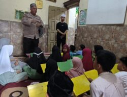 Sosok Polisi Inspiratif Mengajarkan Masyarakat Mengaji di Jambi