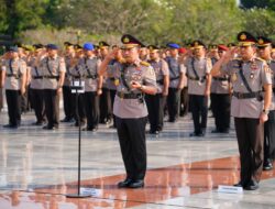 Jelang HUT ke-77 Bhayangkara, Kapolri dan Jajaran Ziarah ke TMP Kalibata