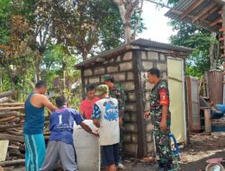 Jalin Kebersamaan, Babinsa Koramil 0822/04 Bantu Warga Binaan Bangun MCK