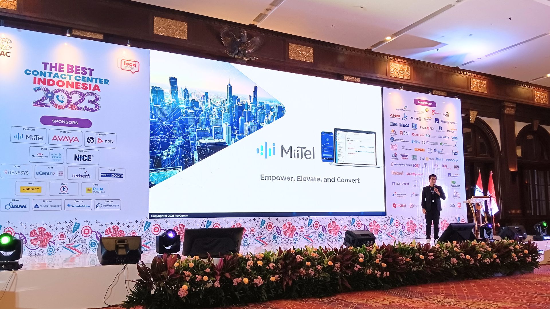 Andy Gozali sebagai pembicara di Contact Center Conference TBCCI 2023