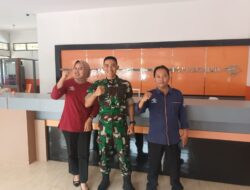 Jalin silahturahmi, Dandim 0422/Lampung Barat “Nongkrong” di Kantor Kesbangpol dan Kantor Pos.