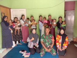 Babinsa Serda Teguh Yuli Dampingi Kegiatan Pertemuan Kelas Ibu dan Balita di Desa Kaligedang