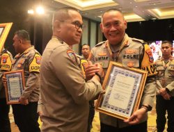 Polres Bondowoso mendapatkan penghargaan the best tema dalam pos Yan ops ketupat Semeru 2024