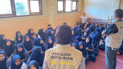 Stop Bullying, Polres Bondowoso Laksanakan Kegiatan Psikoedukasi di SMP Nurul Khalil