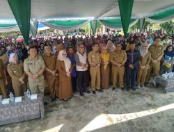 Pj Walikota Palembang Ratu Dewa Serahkan Bantuan Sembako Ke Wali Murid