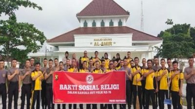 HUT Bhayangkara Ke-78, Polres Banyuasin Melaksanakan Bakti Religi di Masjid Al-Amir