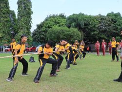Memeriahkan Hut Bhayangkara Ke-78, Polres Banyuasin Menyelenggarakan Lomba Tarik Tambang