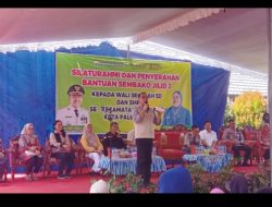 Penyerahan Bantuan Untuk Wali Murid Kurang Mampu SD Negeri 206 Palembang