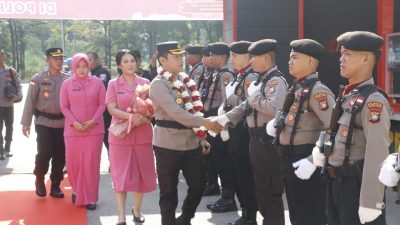 Pisah Sambut Kapolresta Barelang diiringi tradisi welcome dan farewell parade