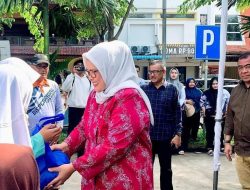 Wakil Gubernur Kepri Bagikan 6.400 Paket Sembako Kepada Masyarakat Kota Batam