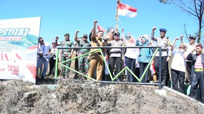 Kasdim 0822 Bondowoso Hadiri Pengibaran Bendera Merah Putih Serentak Rayakan HUT RI ke-79 di Bondowoso