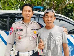 Sigap Menolong Ibu Hendak Melahirkan di Jalan, Personel PJR Polda Sumsel Tuai Pujian