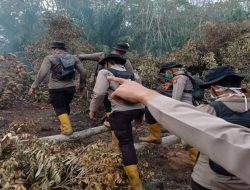 Dibantu Water Bombing, Tim Gabungan Penanggulangan Karhutla Berjibaku Padamkan Api di Indralaya Utara.