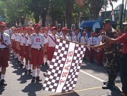 Danramil 0822/01 Bondowoso Lepas Ribuan Pelajar dalam Lomba Gerak Jalan HUT RI ke-79