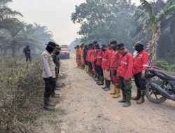Posko Terpadu 05 Banyu Urip Tanjung Lago Melakukan Pemadaman Karhutla di Talang Kelapa