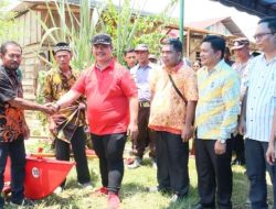 Lima Kelompok Nelayan Terima Bantuan Perahu Dari Pemko Gunungsitoli