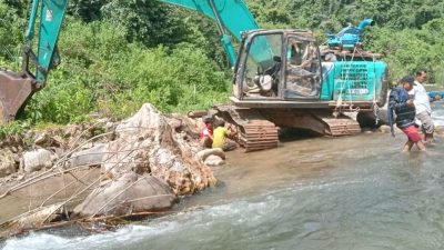 Penambang Emas Ilegal di Batang Sinabuan Jorong Perdamaian Nagari Simpang Tonang Utara Kembali Beroperasi