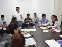 Achieving Success by Embracing Motivational Wisdom