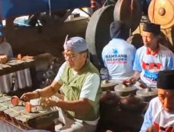Sapa Pegiat Seni Budaya Ludruk, Cabup Bambang Soekwanto Ternyata Piawai Mainkan Gamelan