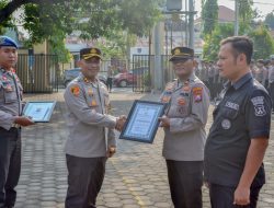 Kapolres Probolinggo Kota Berikan Reward Pada Anggota yang memiliki Dedikasi dan Loyalitas