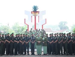 Peringati HUT Korem 083/Bdj Ke-61, Kodim 0822 Ziarah di TMP Bondowoso