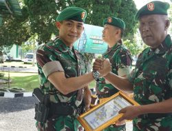 Komandan Kodim 0422/Lampung Barat memimpin tradisi pelepasan 2 Perwira terbaik